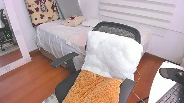 SharonVelvet online show from 12.28.24