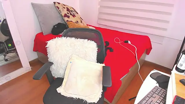 SharonVelvet online show from 01.03.25