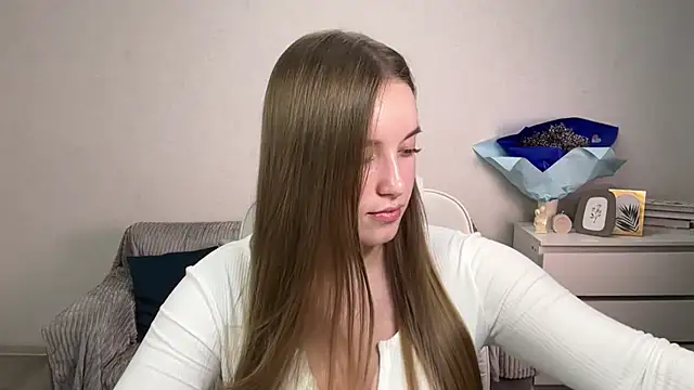 EvaMaddison online show from 10.15.25