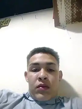 Snapshot of juablo2u chatting on 10.18.25 juablo2u online show from 10.18.25