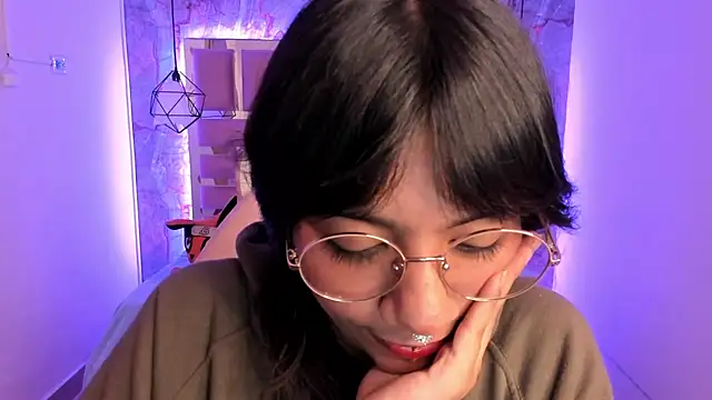 Snapshot of Nami_usagi chatting on 12.11.24 Nami usagi online show from 12.11.24