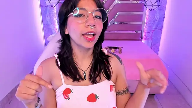 Snapshot of Nami_usagi chatting on 01.04.25 Nami usagi online show from 01.04.25