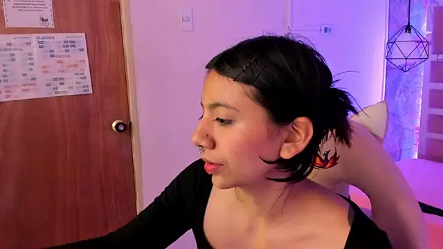 Snapshot of Nami_usagi chatting on 01.12.25 Nami usagi online show from 01.12.25