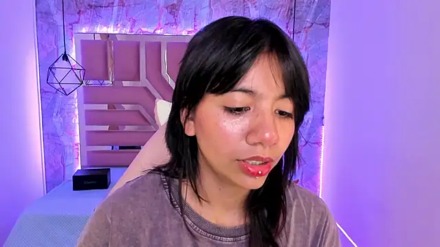 Snapshot of Nami_usagi chatting on 02.14.25 Nami usagi online show from 02.14.25