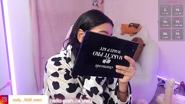 Snapshot of Nami_usagi chatting on 10.07.25 Nami usagi online show from 10.07.25