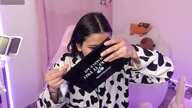 Snapshot of Nami_usagi chatting on 10.10.25 Nami usagi online show from 10.10.25