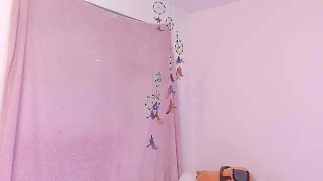 Snapshot of Nami_usagi chatting on 10.18.25 Nami usagi online show from 10.18.25