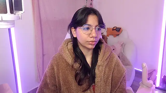 Snapshot of Nami_usagi chatting on 10.19.25 Nami usagi online show from 10.19.25