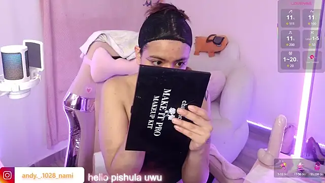 Snapshot of Nami_usagi chatting on 10.22.25 Nami usagi online show from 10.22.25