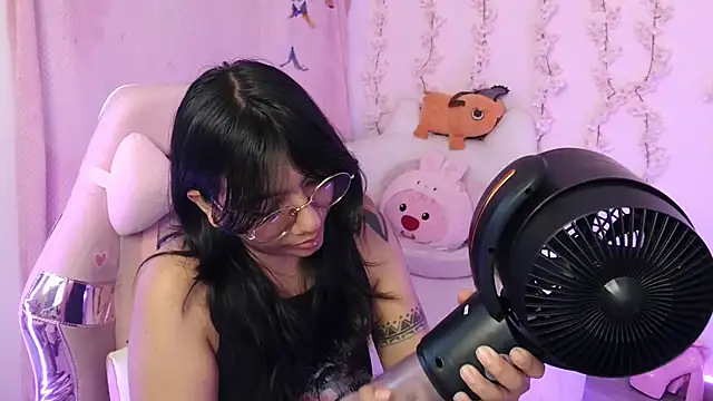 Snapshot of Nami_usagi chatting on 11.27.25 Nami usagi online show from 11.27.25