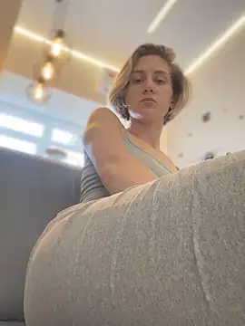 Snapshot of Feral_berry_8133 chatting on 12.19.24 Feral berry 8133 online show from 12.19.24