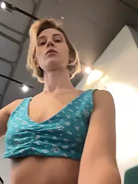 Snapshot of Feral_berry_8133 chatting on 12.27.24 Feral berry 8133 online show from 12.27.24