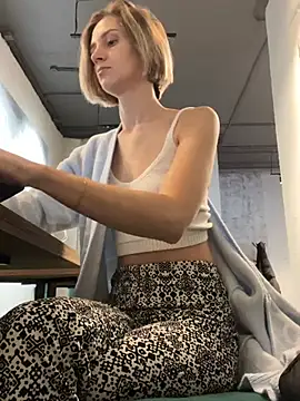 Snapshot of Feral_berry_8133 chatting on 01.07.25 Feral berry 8133 online show from 01.07.25