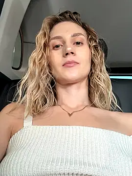 Snapshot of Feral_berry_8133 chatting on 09.18.25 Feral berry 8133 online show from 09.18.25