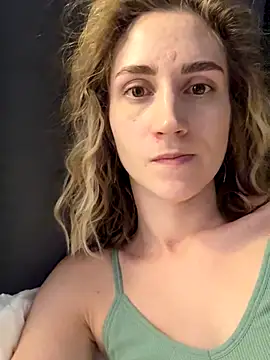 Snapshot of Feral_berry_8133 chatting on 09.26.25 Feral berry 8133 online show from 09.26.25