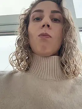 Snapshot of Feral_berry_8133 chatting on 09.30.25 Feral berry 8133 online show from 09.30.25