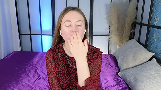 Snapshot of BrookeEvans chatting on 02.26.25 BrookeEvans online show from 02.26.25