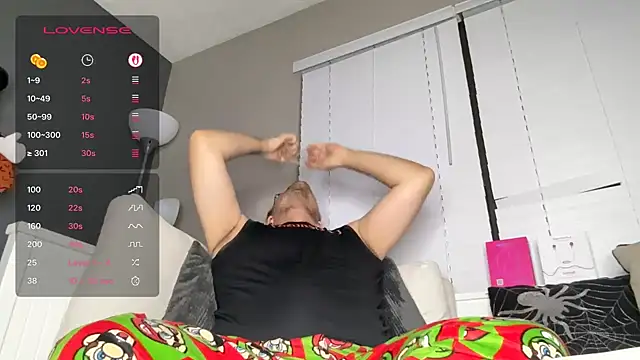 Snapshot of lucasgalacticman chatting on 10.09.25 lucasgalacticman online show from 10.09.25