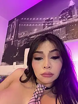 Snapshot of KateLatorre chatting on 02.26.25 KateLatorre online show from 02.26.25