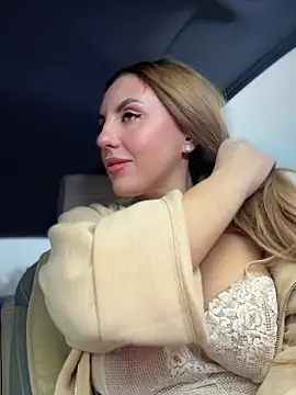 Kalli Fornia online show from 11.08.25