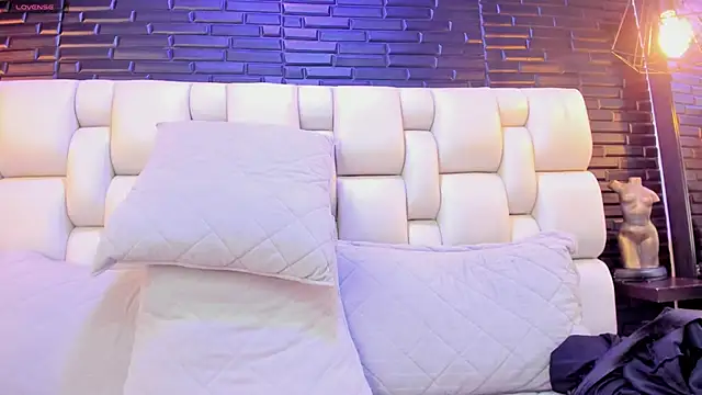 Snapshot of Salo_Heaven chatting on 01.20.25 Salo Heaven online show from 01.20.25