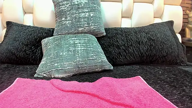 Snapshot of Salo_Heaven chatting on 02.05.25 Salo Heaven online show from 02.05.25