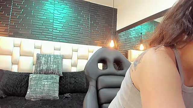 Snapshot of Salo_Heaven chatting on 02.08.25 Salo Heaven online show from 02.08.25