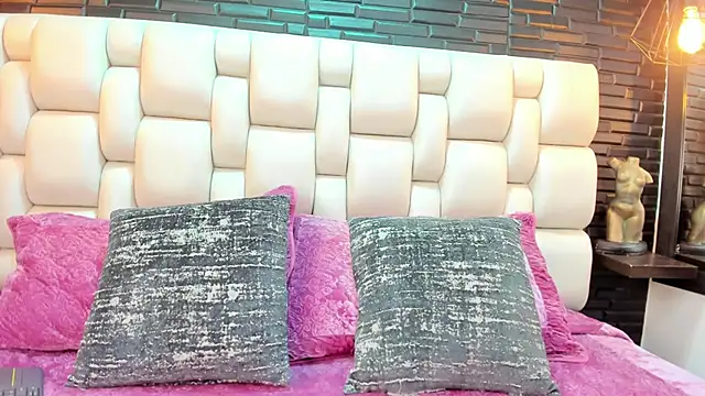 Snapshot of Salo_Heaven chatting on 02.14.25 Salo Heaven online show from 02.14.25