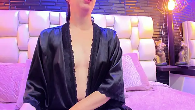 Snapshot of Salo_Heaven chatting on 03.08.25 Salo Heaven online show from 03.08.25