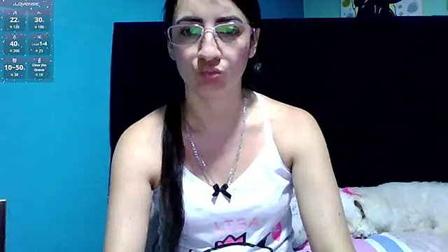 Snapshot of Salo_Heaven chatting on 09.30.25 Salo Heaven online show from 09.30.25