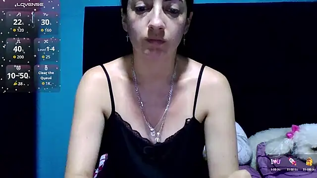 Snapshot of Salo_Heaven chatting on 10.23.25 Salo Heaven online show from 10.23.25