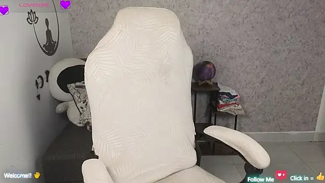 blue  moon  online show from 03.18.25