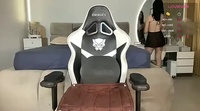 Snapshot of Rogueblaze chatting on 03.15.25 Rogueblaze online show from 03.15.25