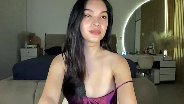 Snapshot of Rogueblaze chatting on 09.18.25 Rogueblaze online show from 09.18.25