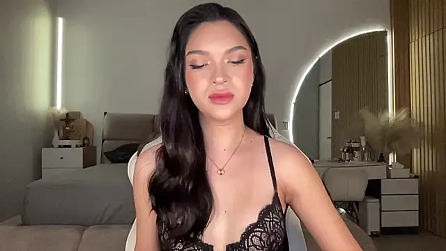 Snapshot of Rogueblaze chatting on 10.03.25 Rogueblaze online show from 10.03.25