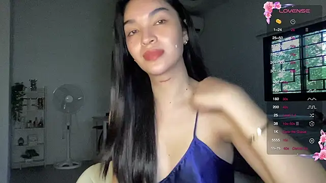 Snapshot of Rogueblaze chatting on 12.14.25 Rogueblaze online show from 12.14.25