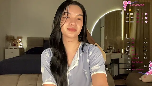 Snapshot of Rogueblaze chatting on 03.17.26 Rogueblaze online show from 03.17.26