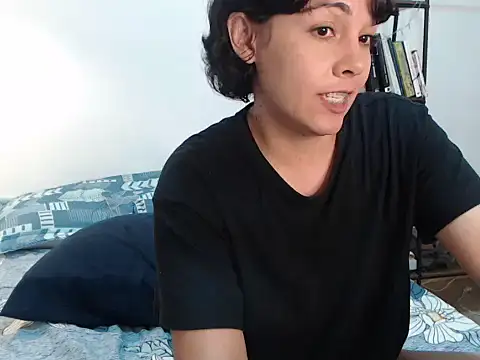 Snapshot of camii_7 chatting on 02.25.25 camii 7 online show from 02.25.25