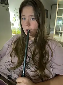 remirann  online show from 10.05.25