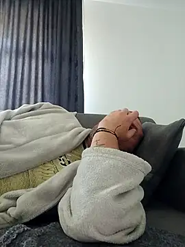 Adry1986 online show from 09.27.25