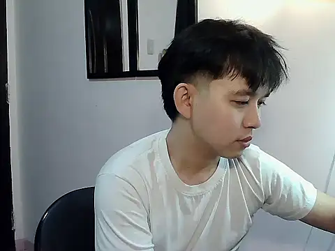 Snapshot of alfonsoasiancutie chatting on 12.16.25 alfonsoasiancutie online show from 12.16.25