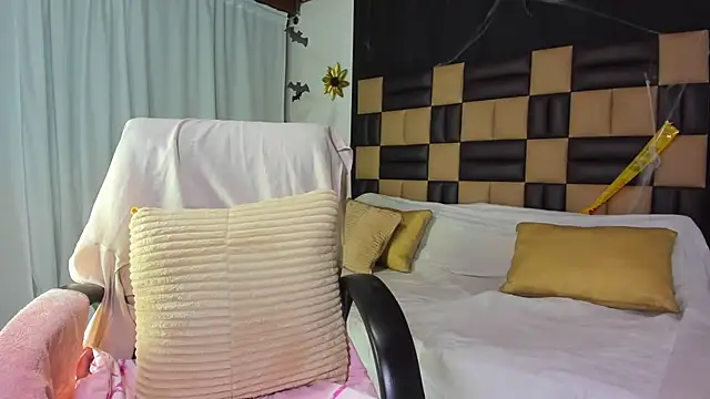 Snapshot of BarbieKano chatting on 11.02.25 BarbieKano online show from 11.02.25