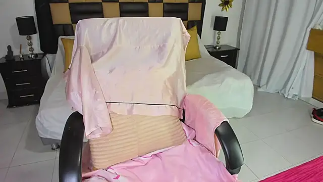 Snapshot of BarbieKano chatting on 11.17.25 BarbieKano online show from 11.17.25