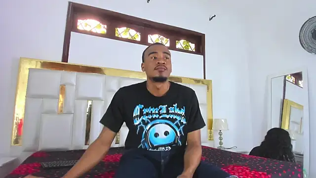 Kylieandjhonny online show from 02.14.25