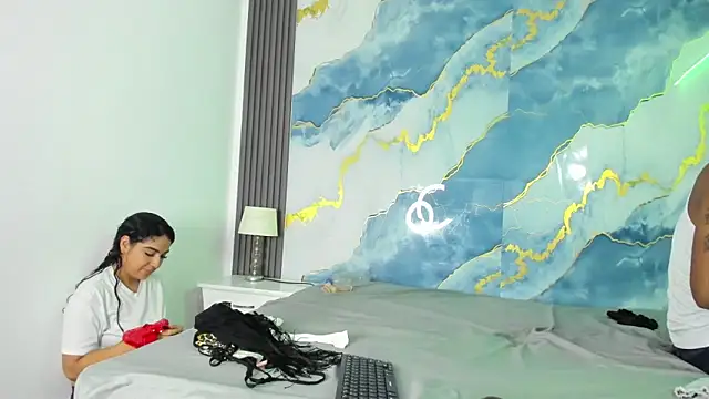 Kylieandjhonny online show from 09.11.25