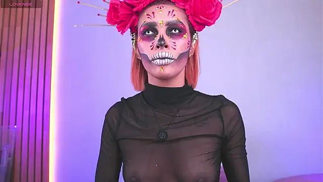 mia-reeves online show from 10.31.25