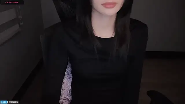 Snapshot of Ayase_momo chatting on 03.10.25 Ayase momo online show from 03.10.25