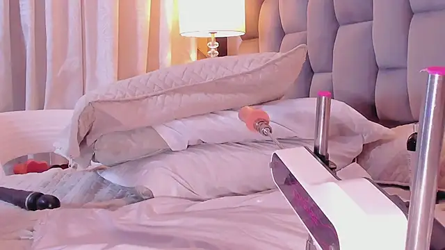 Rianamanson online show from 02.21.25