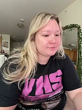 PiggyRose online show from 08.02.26