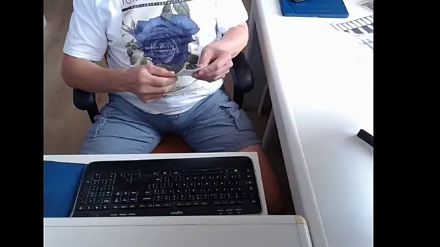 Snapshot of dutchpornking chatting on 07.07.26 dutchpornking online show from 07.07.26